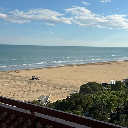 Hotel American Lignano Sabbiadoro Exterior photo