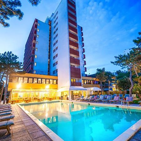 Hotel American Lignano Sabbiadoro Exterior photo