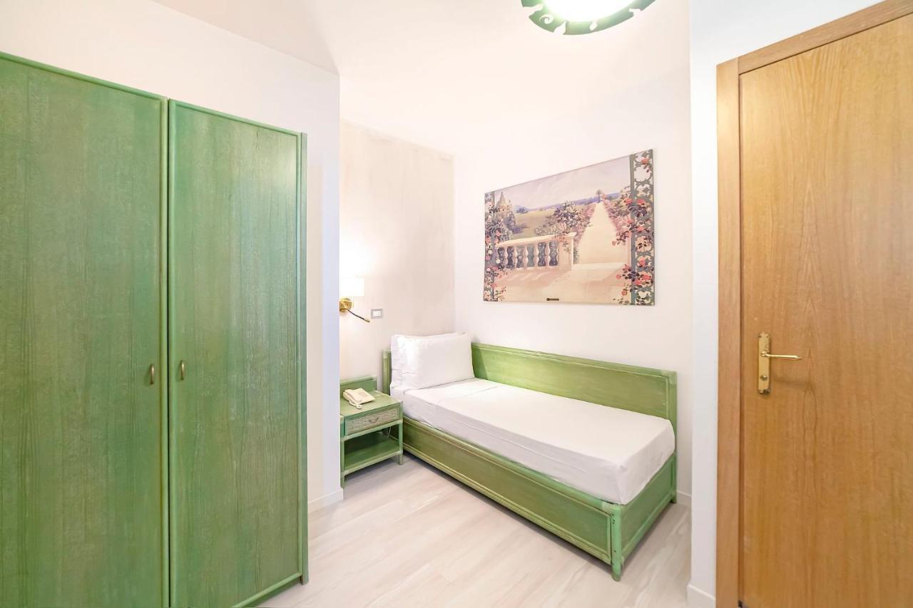 Hotel American Lignano Sabbiadoro Exterior photo