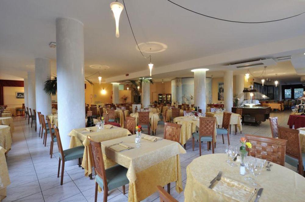 Hotel American Lignano Sabbiadoro Exterior photo