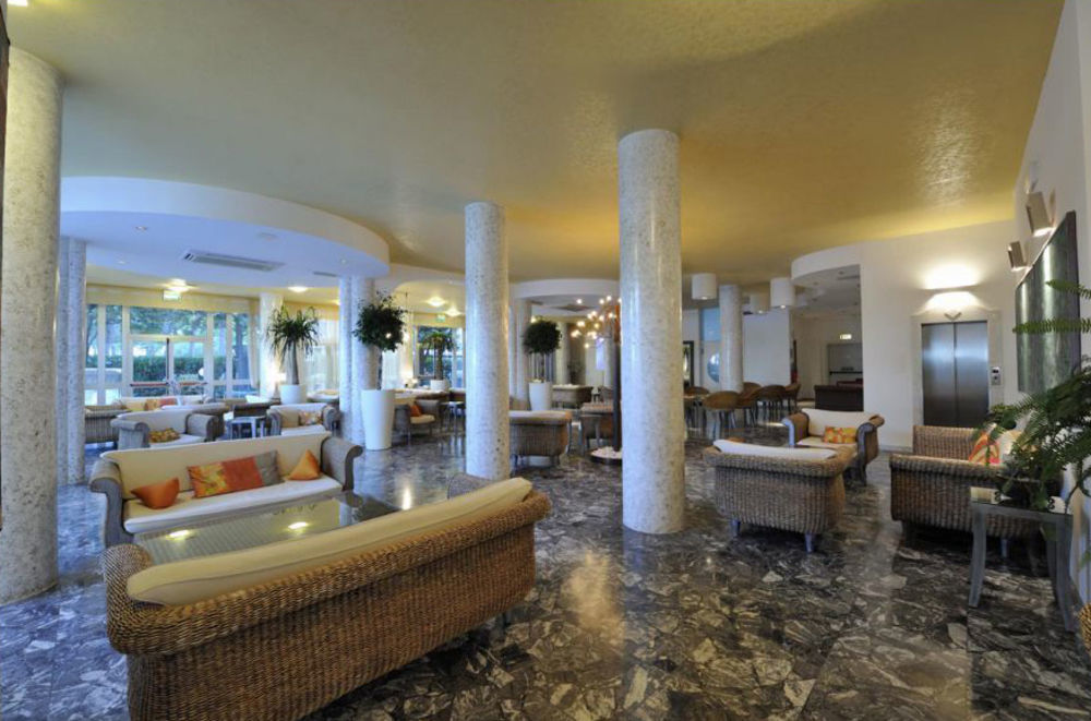 Hotel American Lignano Sabbiadoro Exterior photo