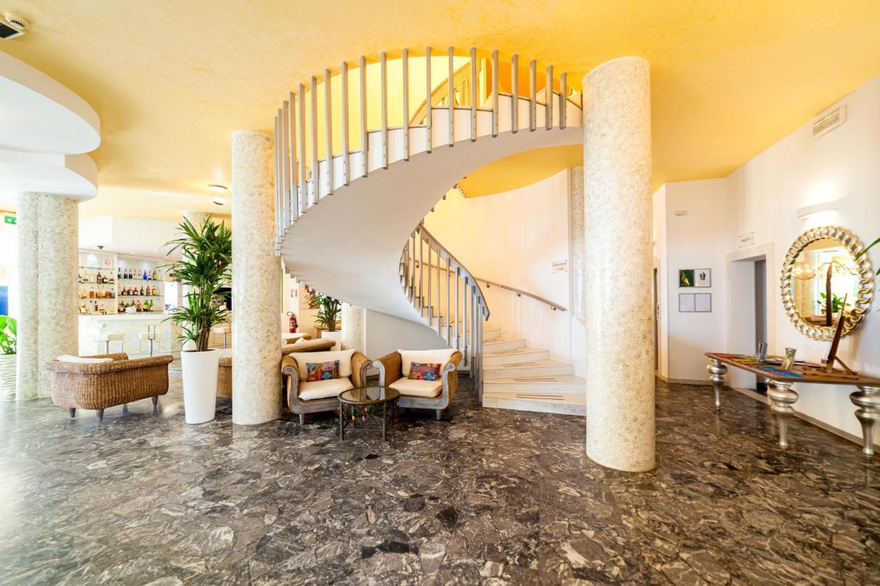 Hotel American Lignano Sabbiadoro Exterior photo