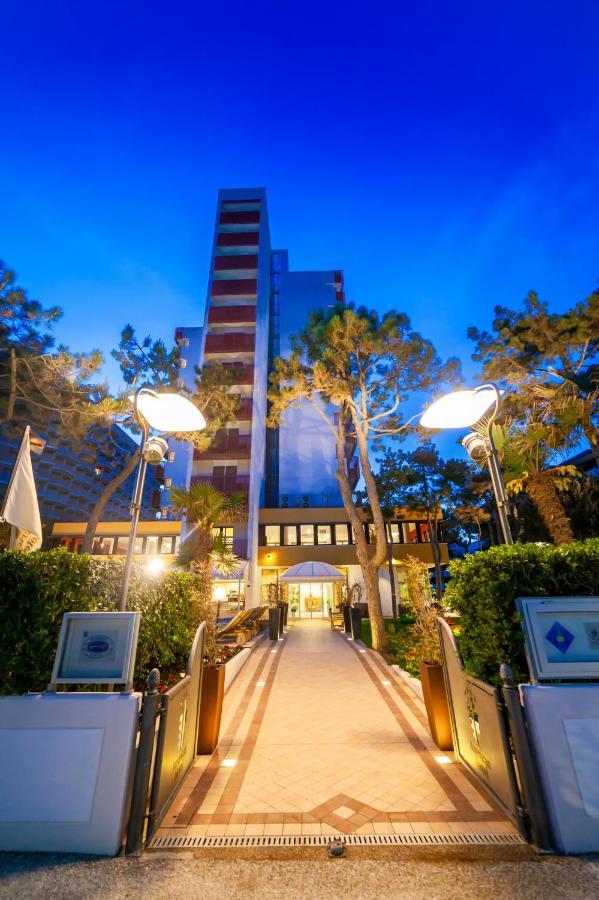 Hotel American Lignano Sabbiadoro Exterior photo